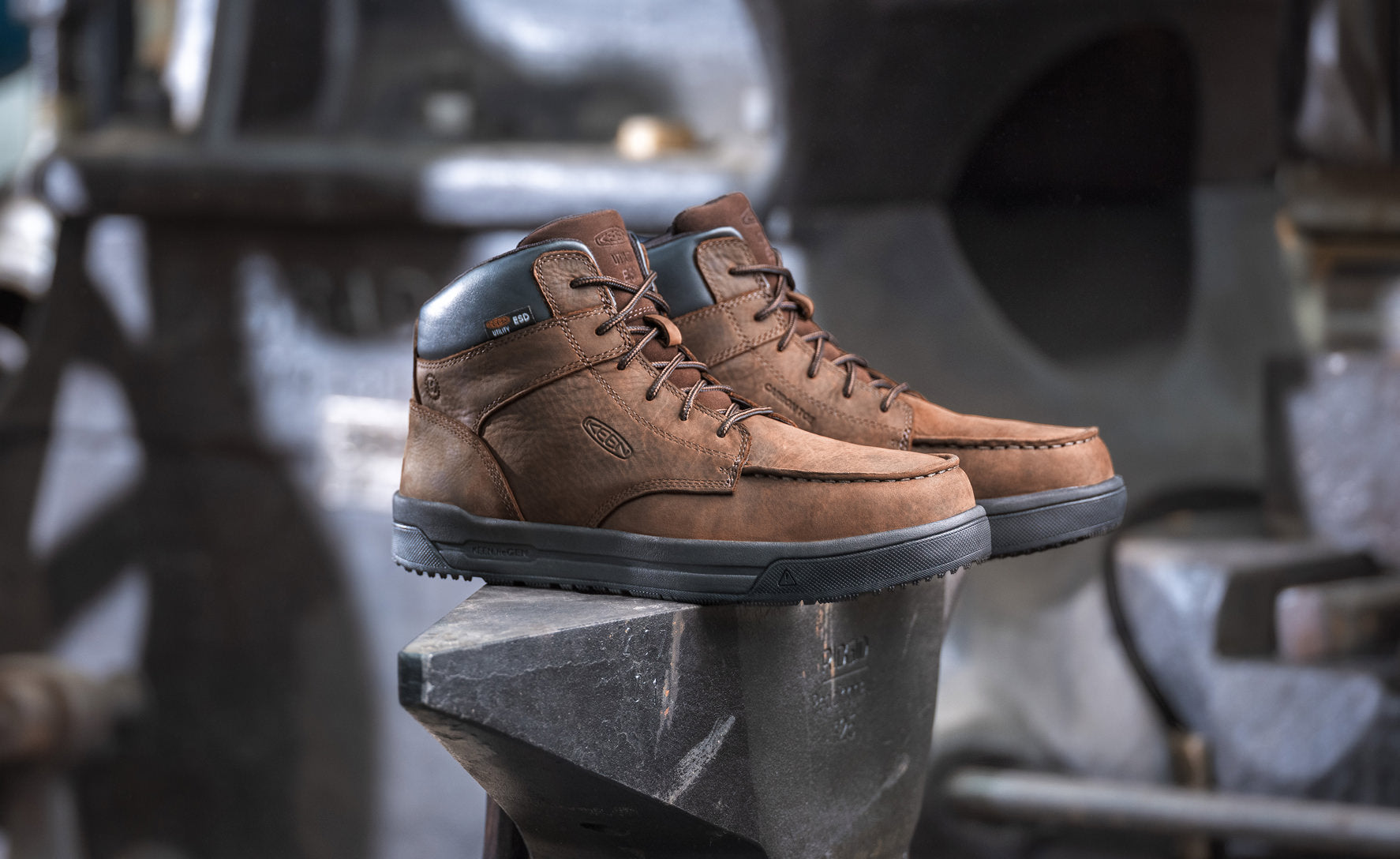 Men's Gibson ESD Boot (Carbon Toe) Cascade Brown/Black - Image 7