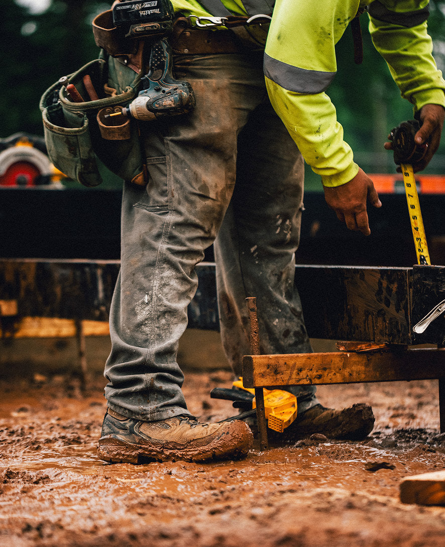 Men's Targhee IV Waterproof Work Boot (Carbon Toe) Dark Earth/Black - Image 9